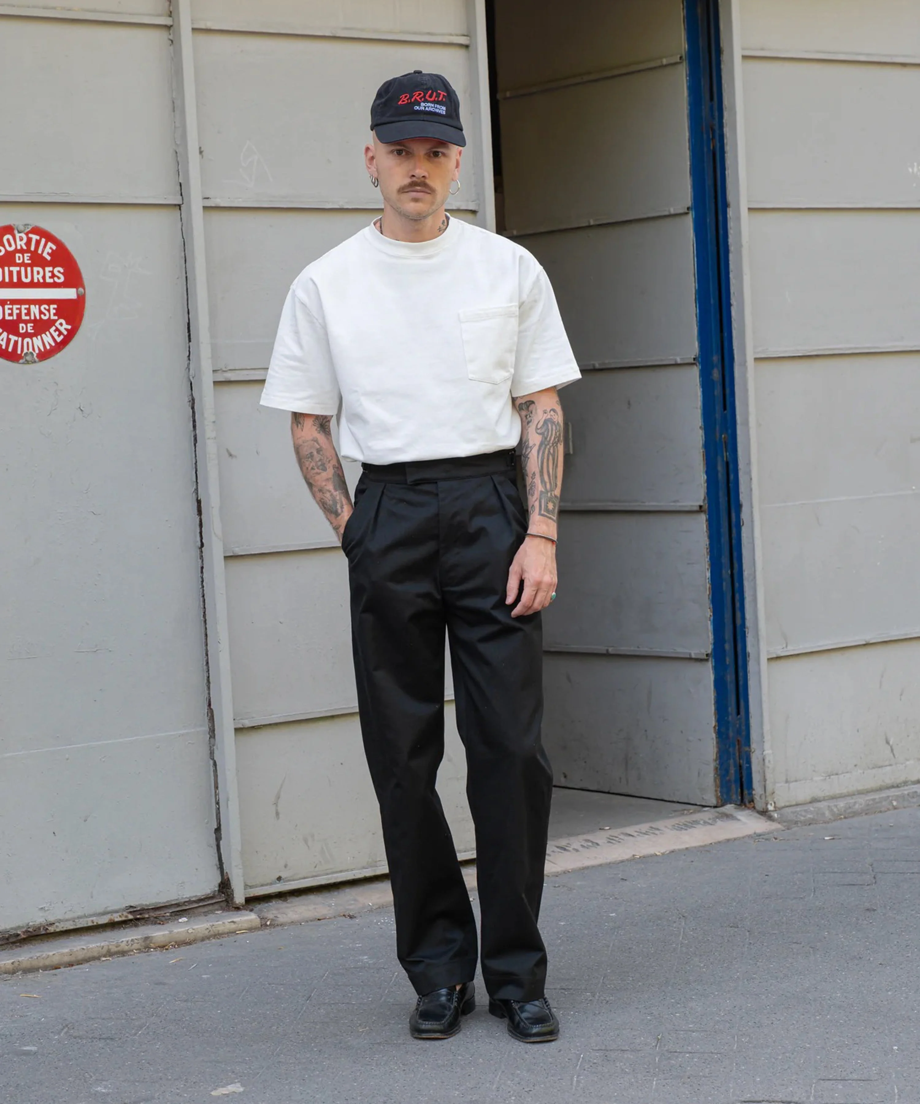 THE ONE PLEAT PANTS - Image 2