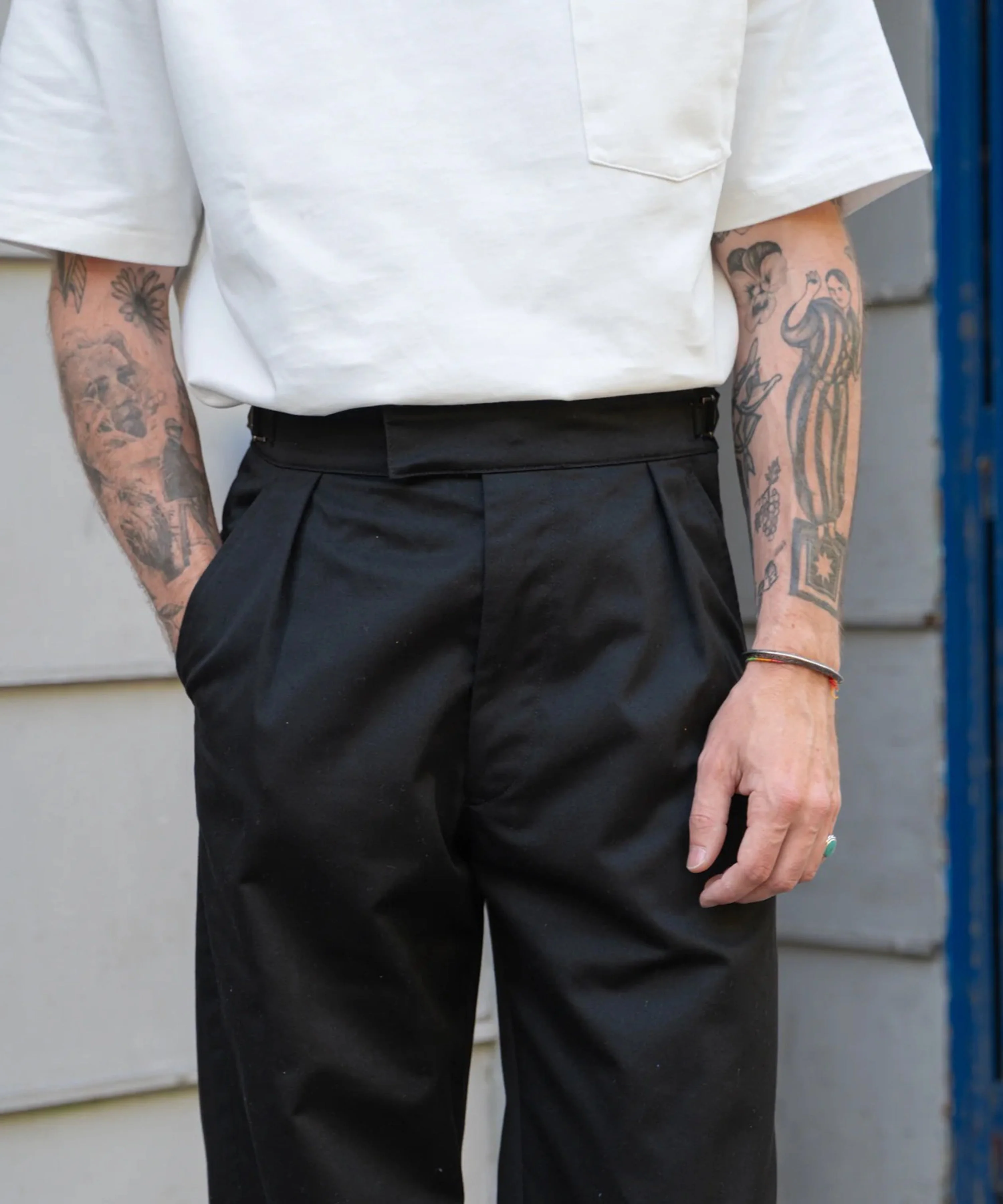 THE ONE PLEAT PANTS - Image 3