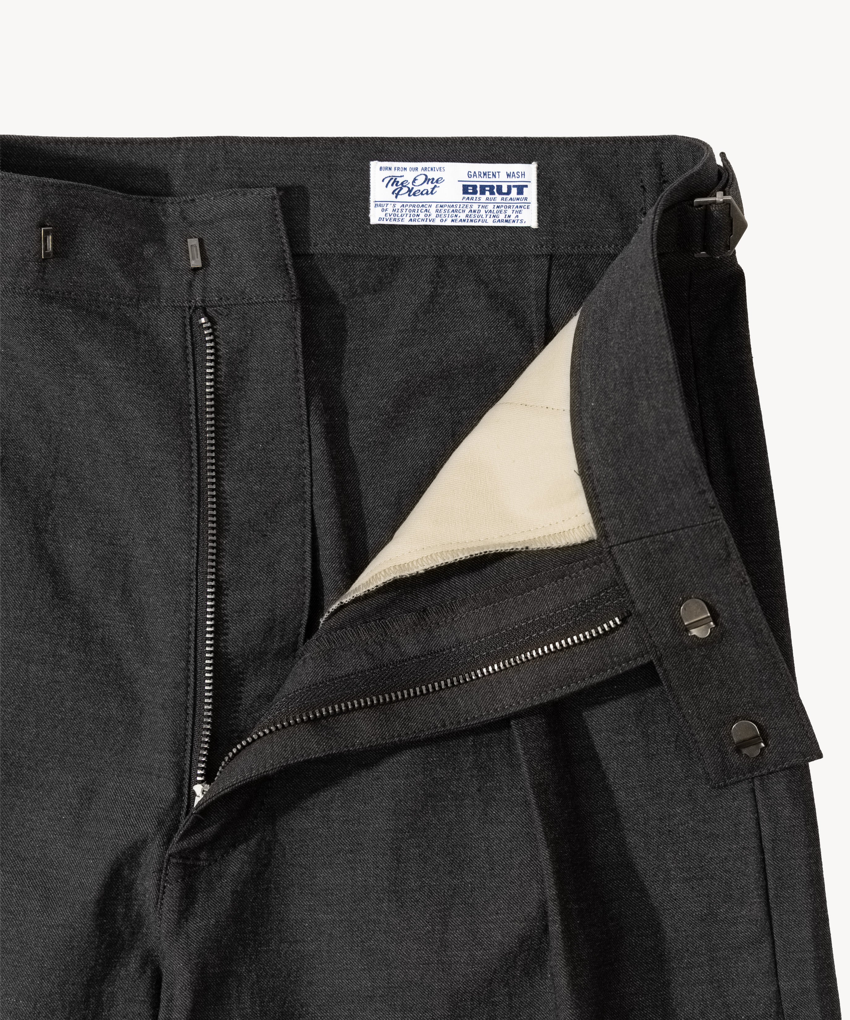 THE ONE PLEAT PANTS - Image 5