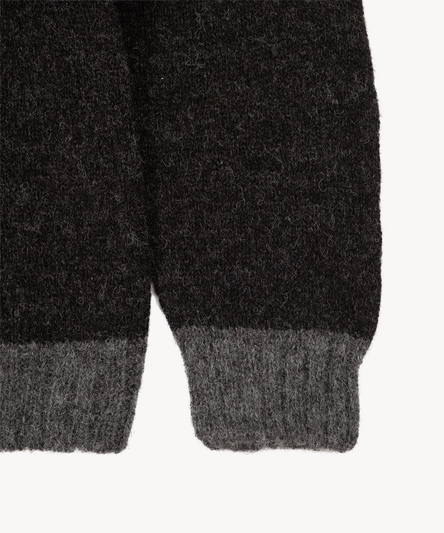 THE V-NECK SHETLAND - Image 5
