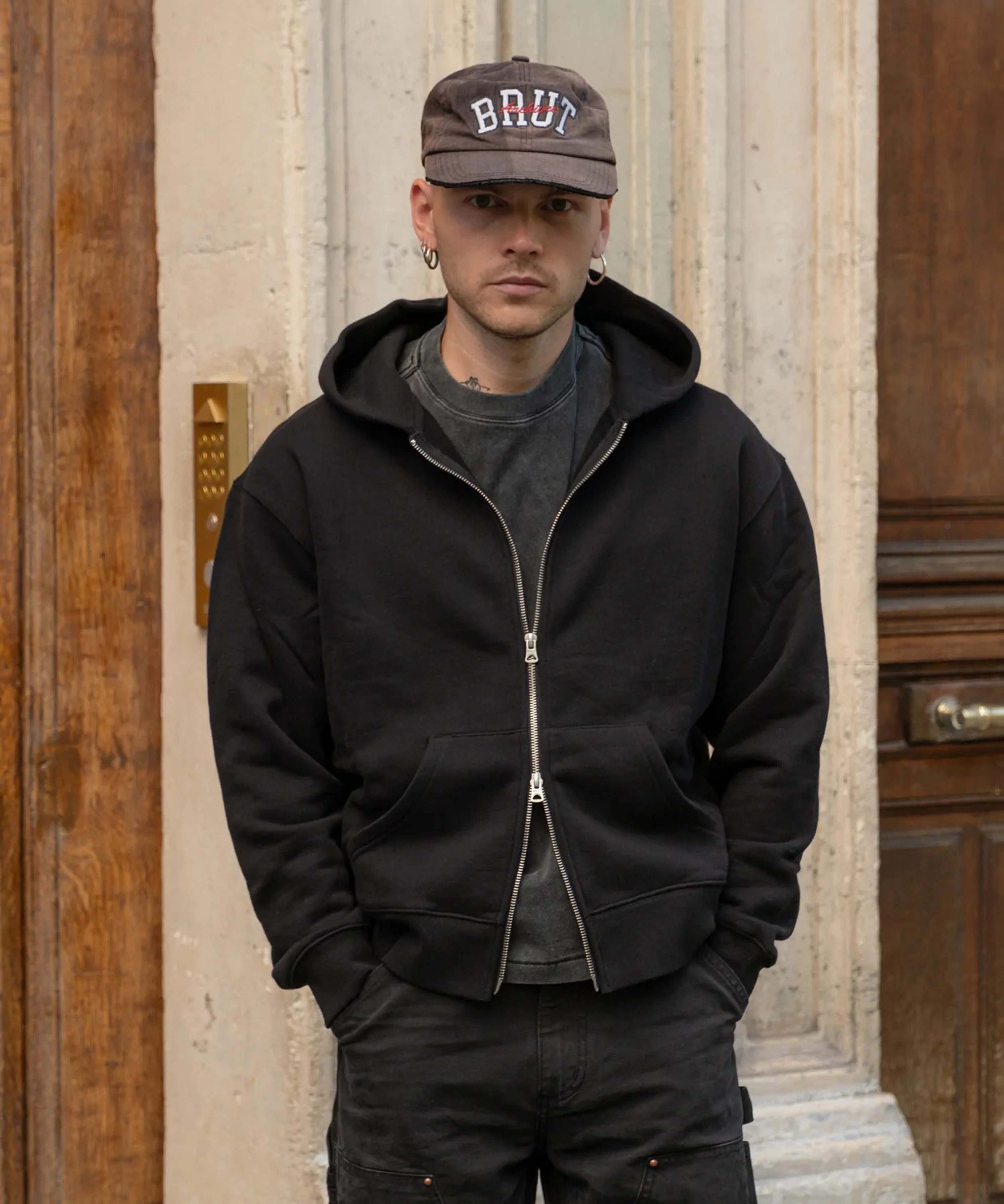 THE ZIP SWEAT - Image 2