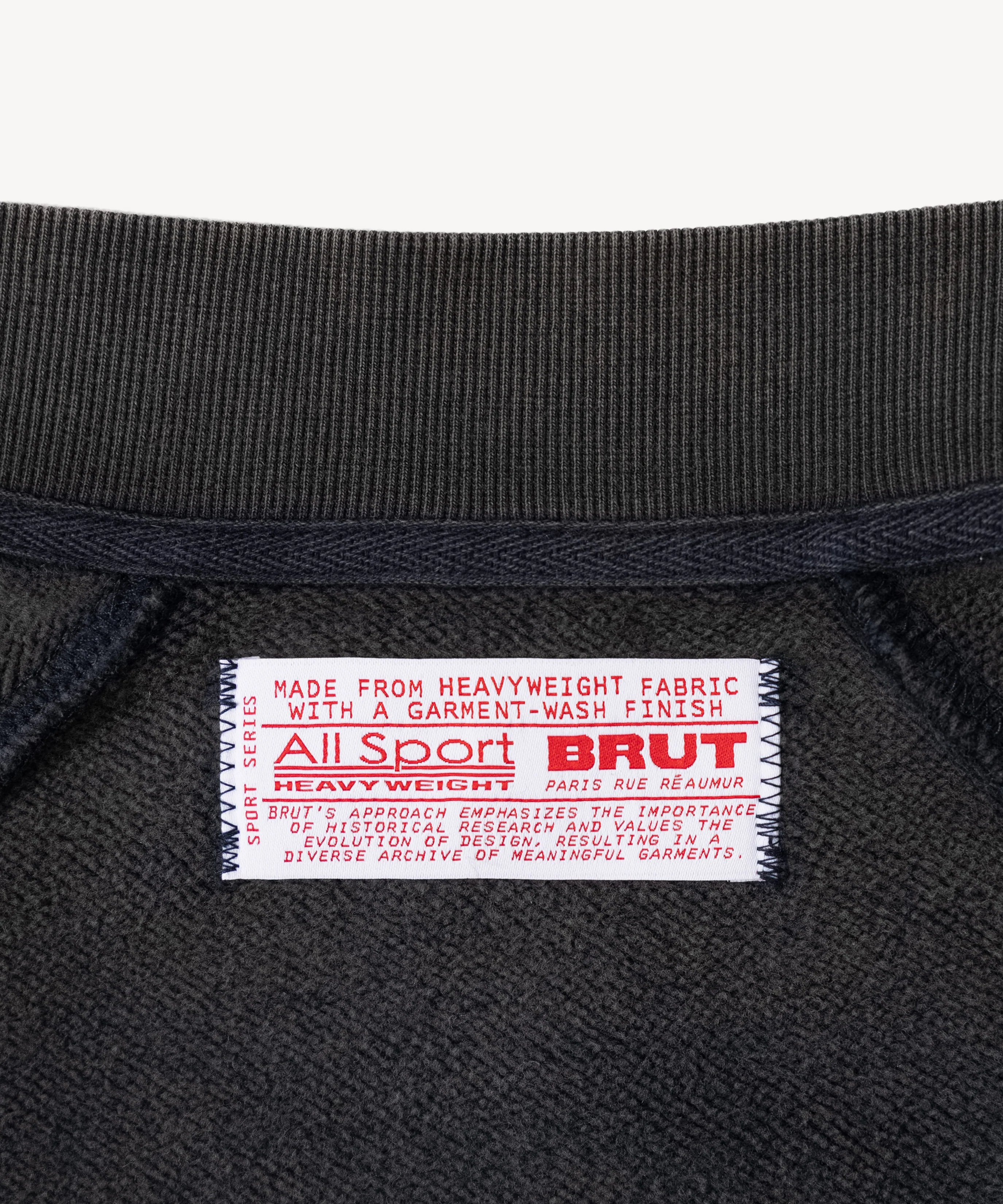 THE ZIPPED CREWNECK - Image 7